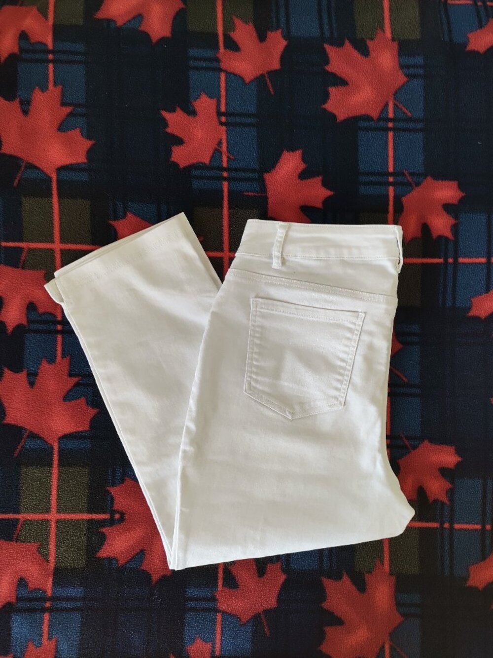 Up! White Pull-on 5-pocket Pull On Crop Pants